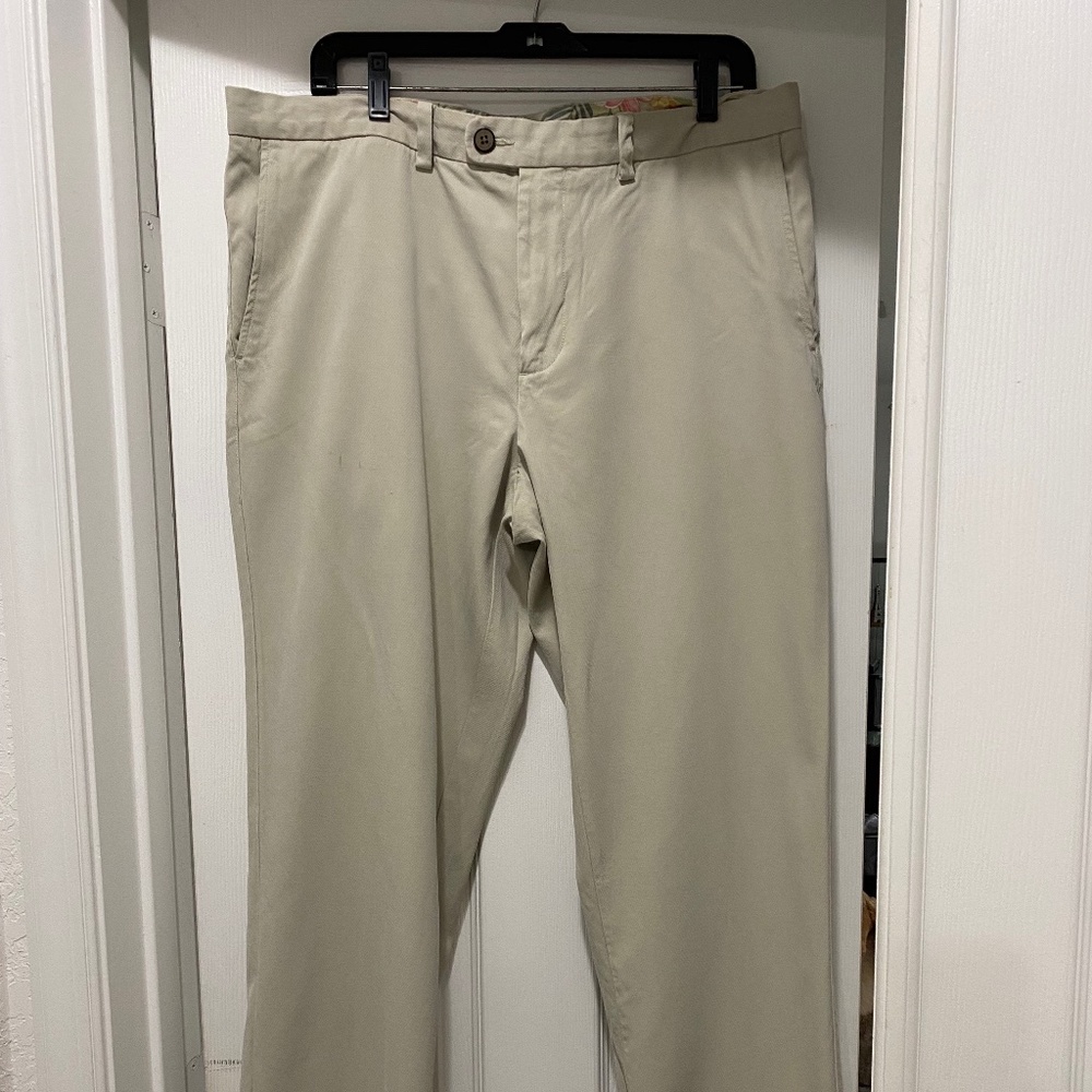 Tommy Bahama, Men's, 36 x 30 pants, 90% silk 10% cotton